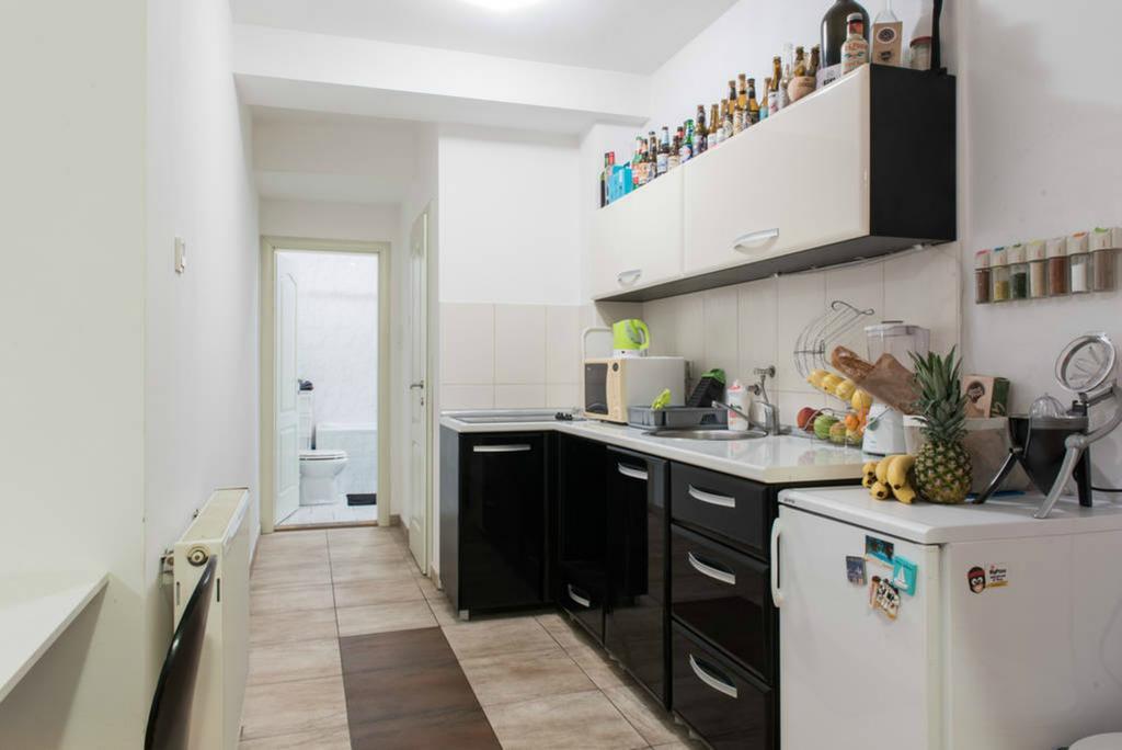 Spacious 1-Bedroom Apartment Novi Sad Esterno foto